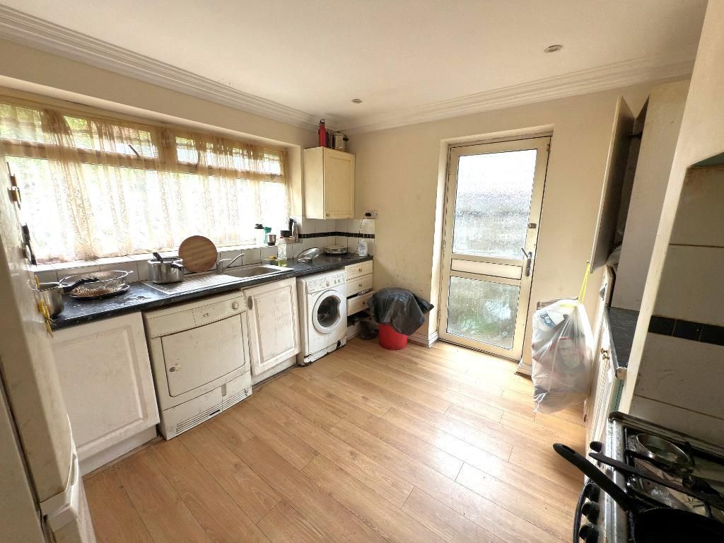 Property photo 3 of 10 Photo 3