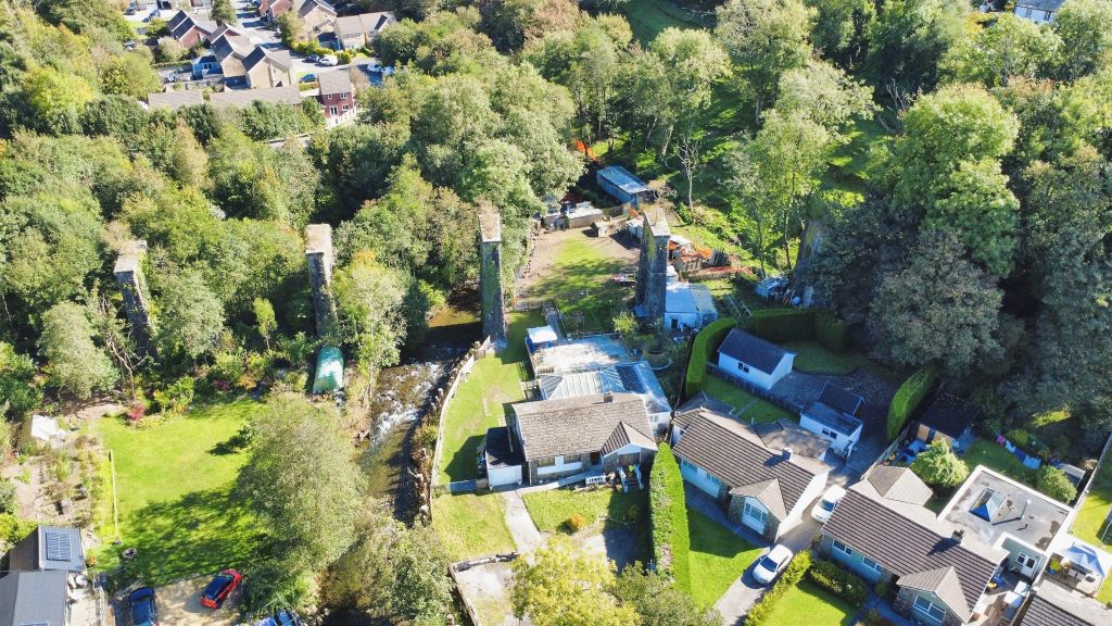 Property photo 2 of 34