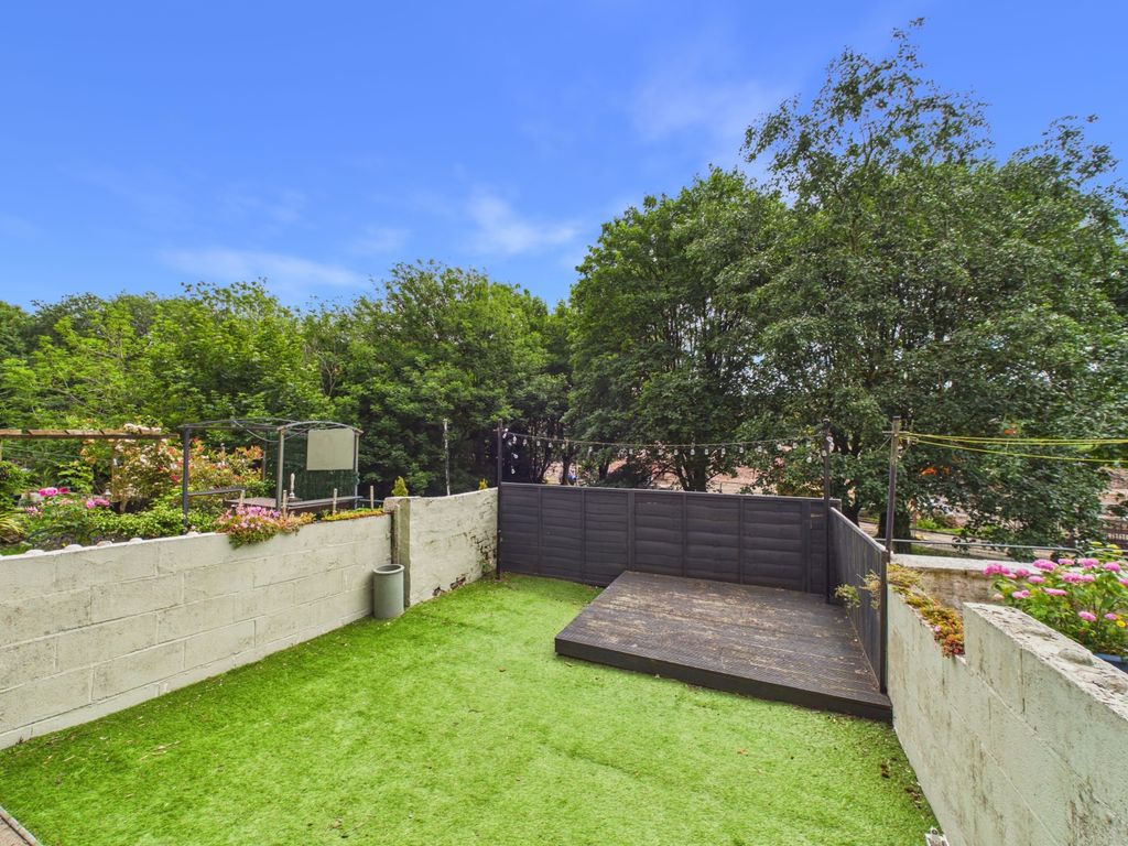 Property photo 2 of 19 Rear Courtyard Garden