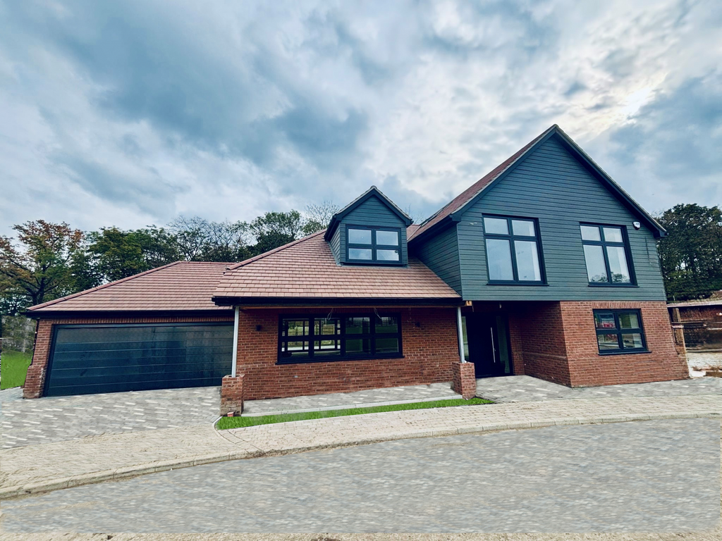 Property photo 1 of 10 5 Bed Detached House For Sale Dagwood Lane, Brentwood CM15