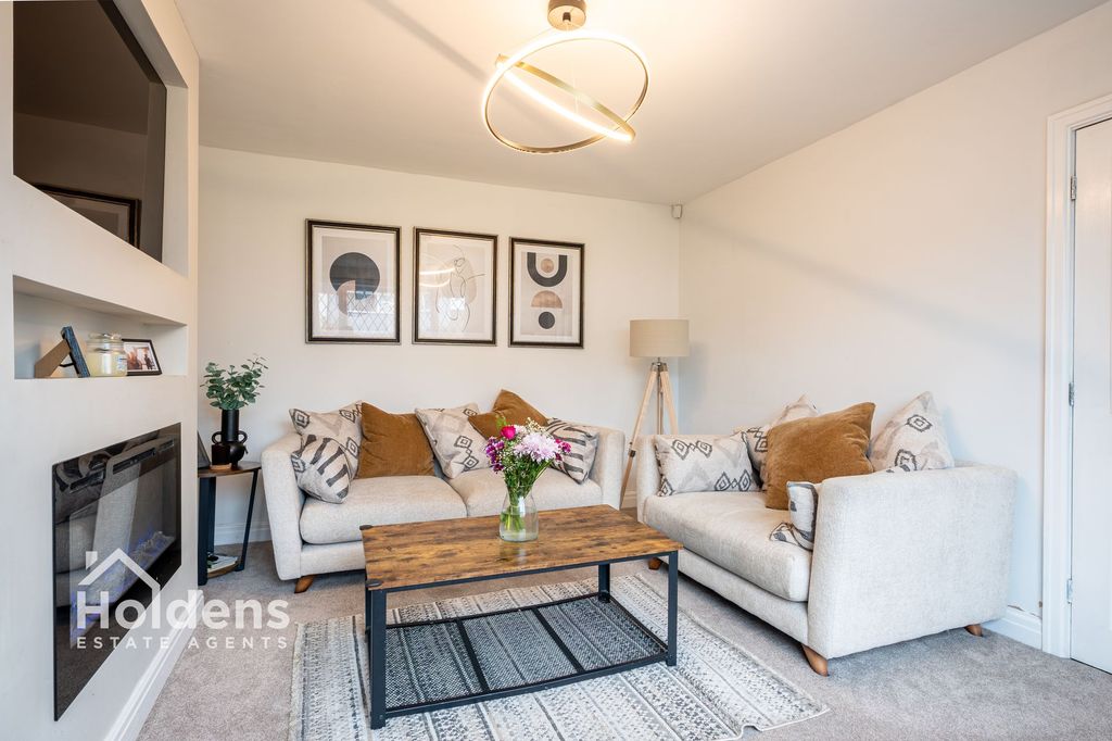 Property photo 2 of 23