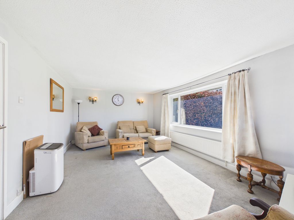 Property photo 3 of 17 Cam04018G0-Pr0467-Still006