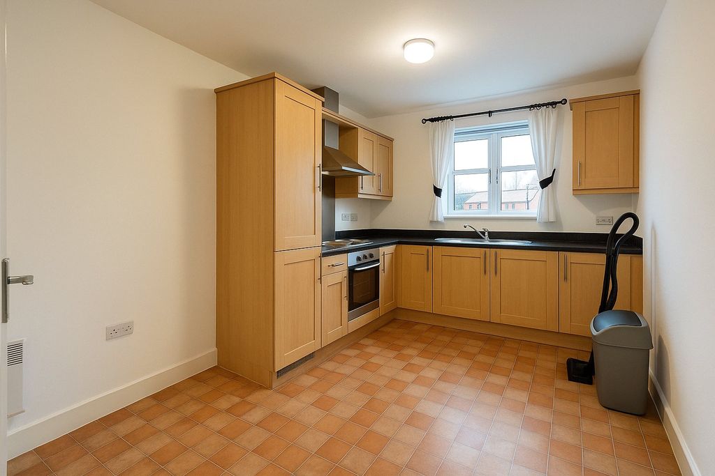 Property photo 2 of 8 Picture No. 11