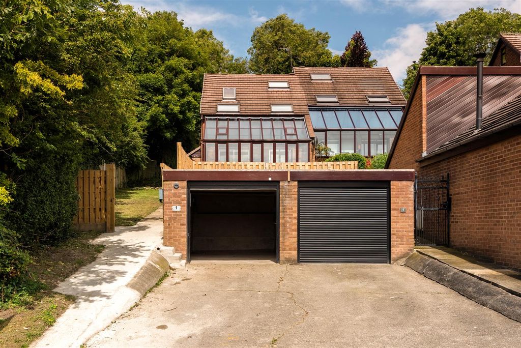 Property photo 1 of 24 1 Paxton Court-25.Jpg