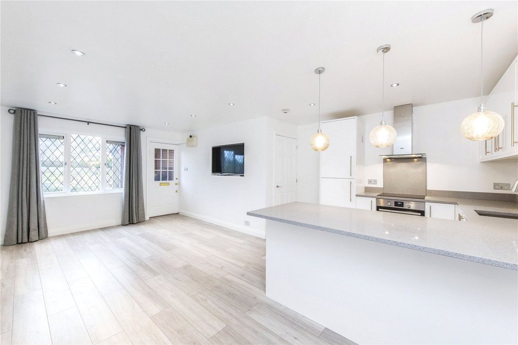 Property photo 1 of 4 Kitchen/Sitting Room