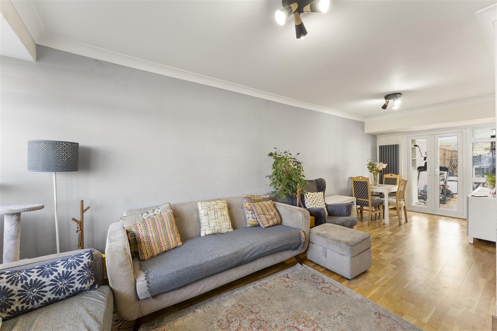 Property photo 2 of 14 2