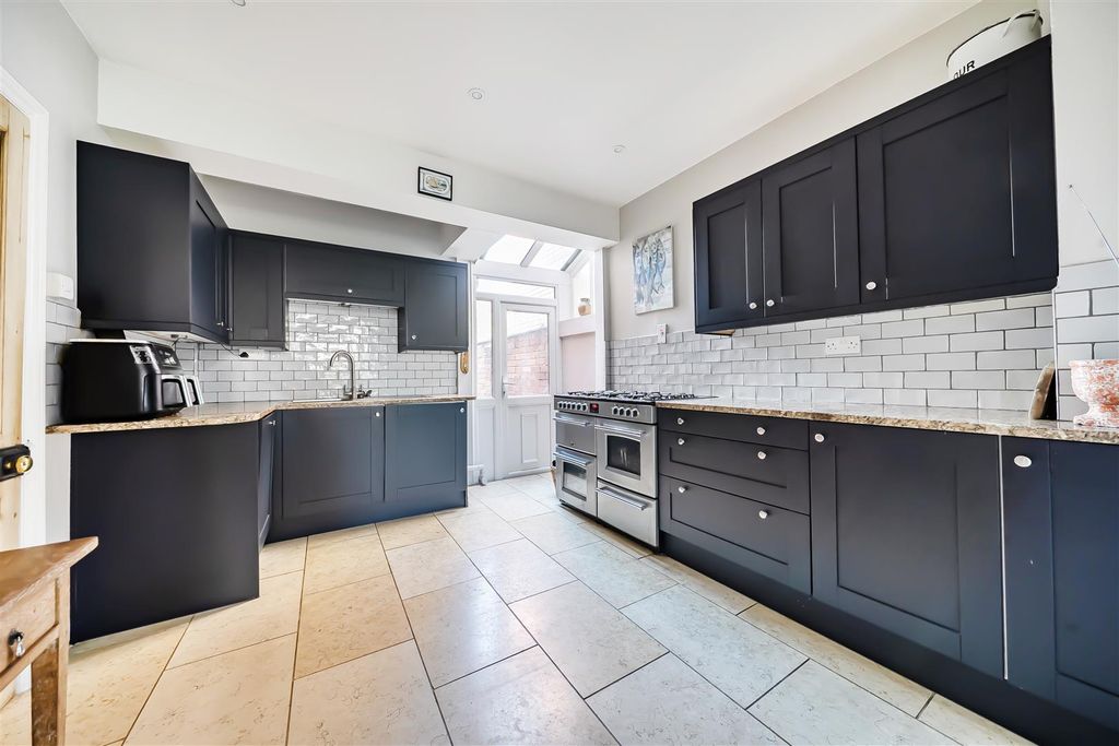 Property photo 2 of 21 Kitchen