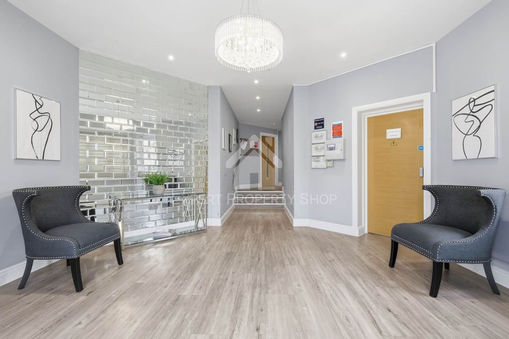 1 bed flat for saleHigh Road, Benfleet SS7