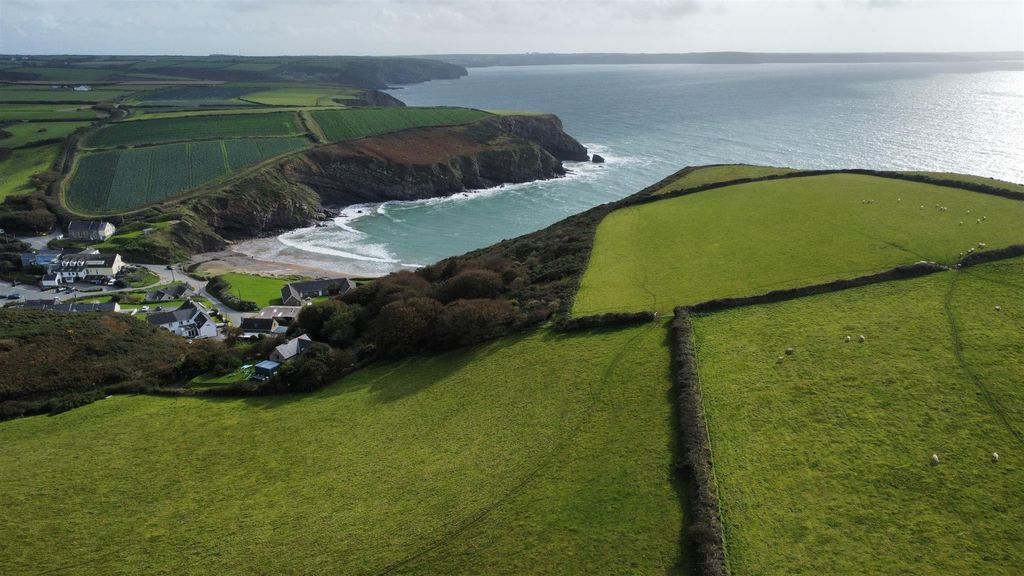 Property photo 2 of 32 Dji_Fly_20230926_152902_46_1695836111865_Photo_Opt