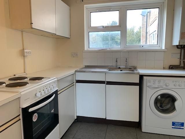 Property photo 3 of 6 Kitchen