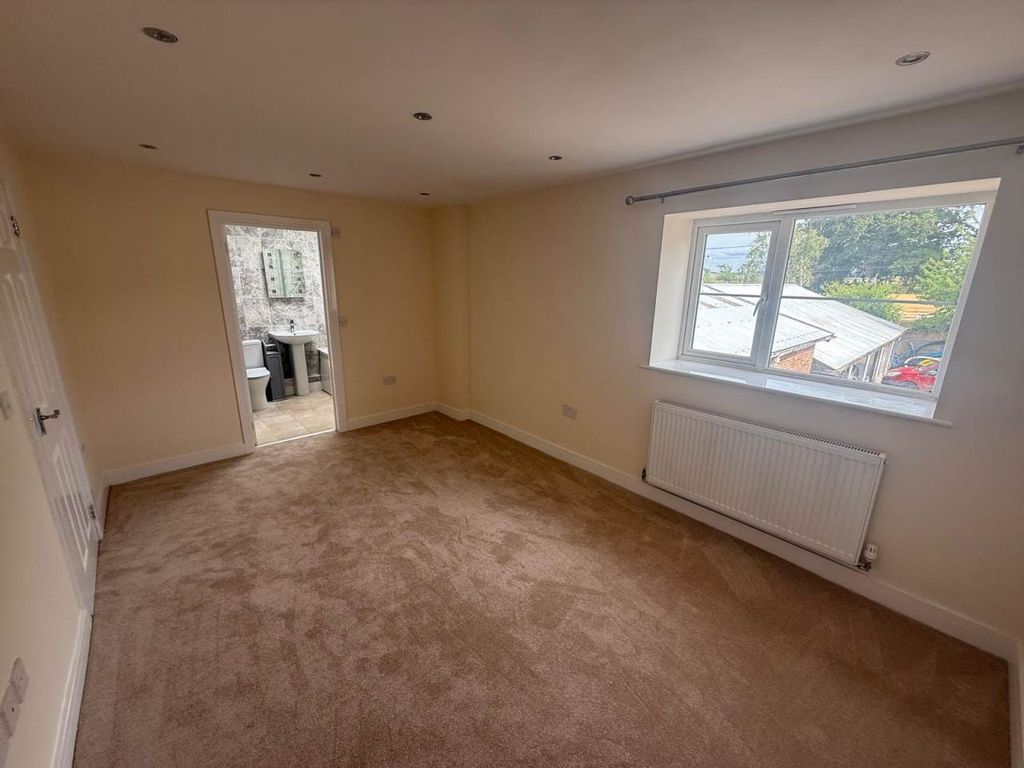 Property photo 2 of 13 Bedroom 1