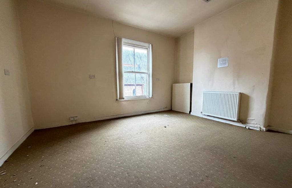 Property photo 2 of 12