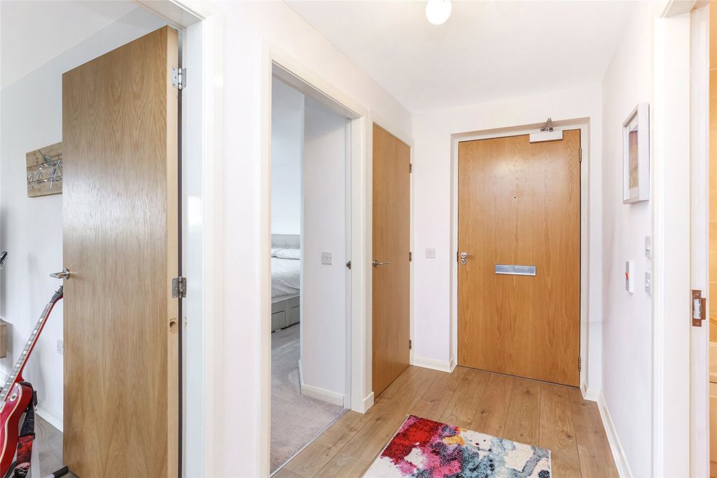 Property photo 3 of 21 Picture No. 01