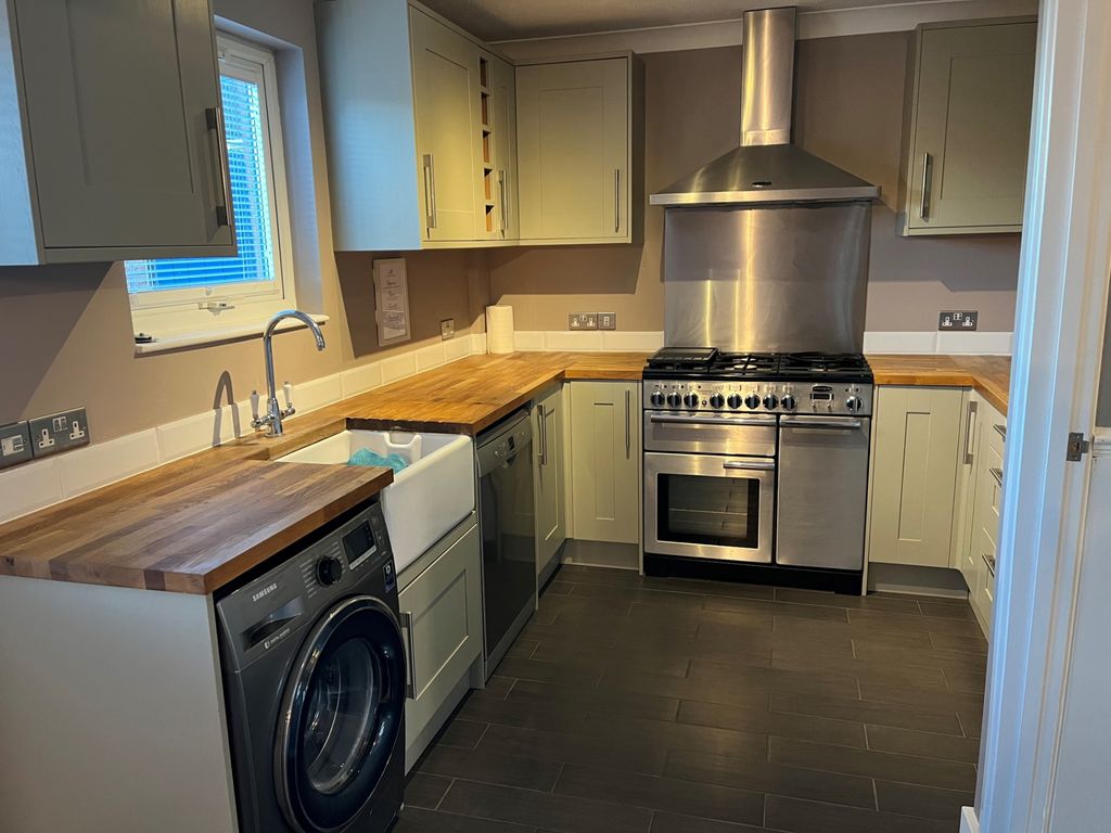 Property photo 3 of 12 Photo 10