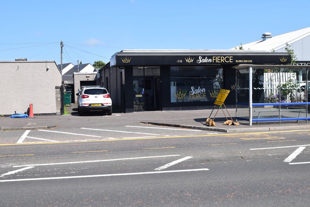 Property photo 1 of 4 Former Hairdressers