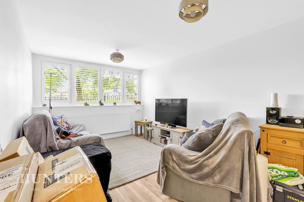 Property photo 3 of 16 Living Room