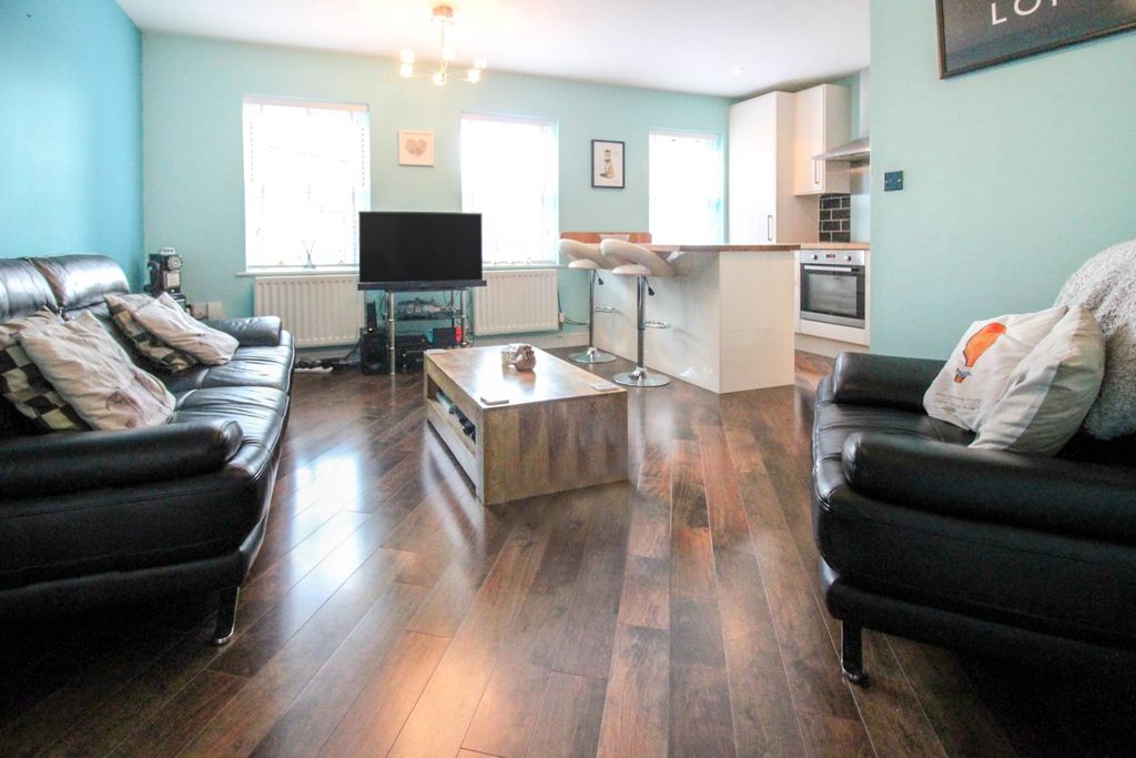 Property photo 3 of 8