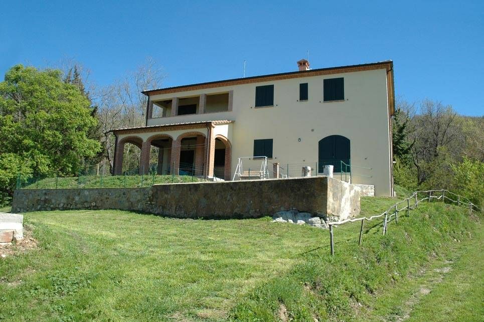 Property photo 2 of 28