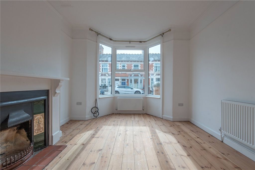 Property photo 3 of 24 Picture No. 01