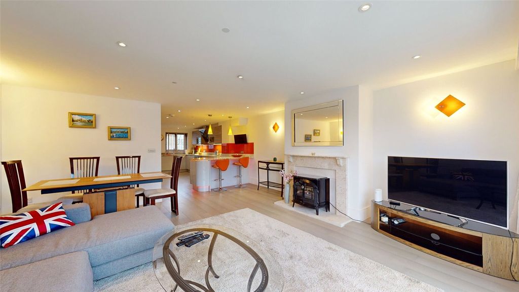 Property photo 3 of 13 Reception Room