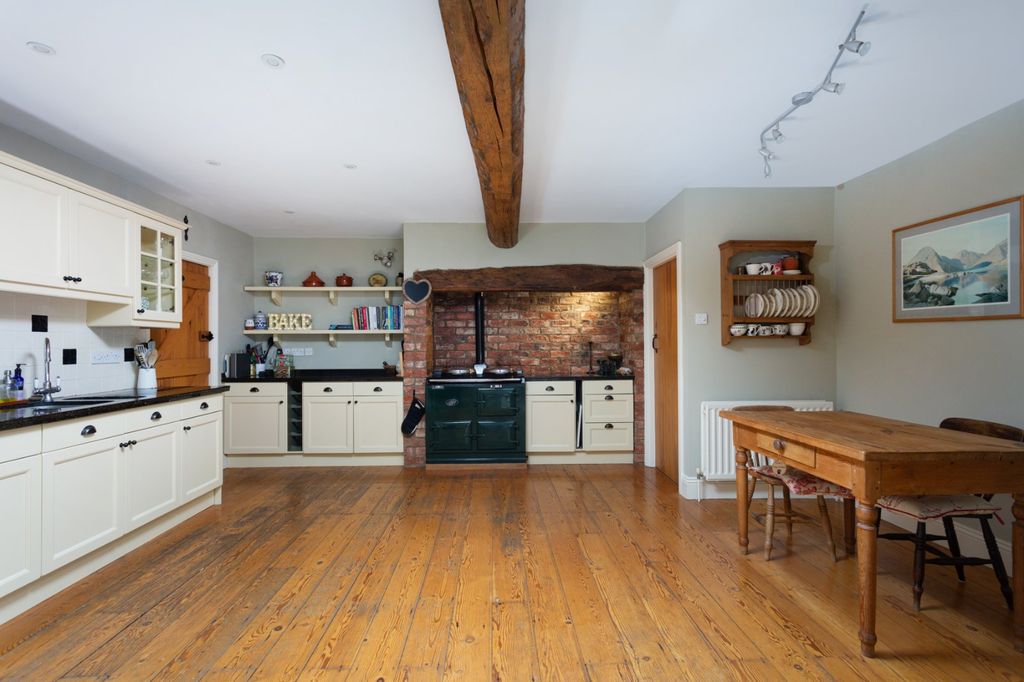 Property photo 3 of 24 Kitchen