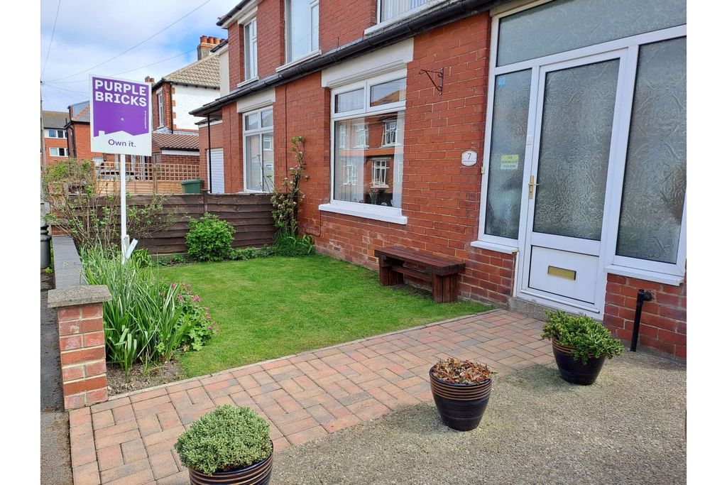 Property photo 2 of 27
