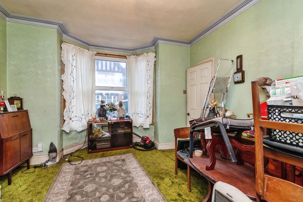 Property photo 2 of 18