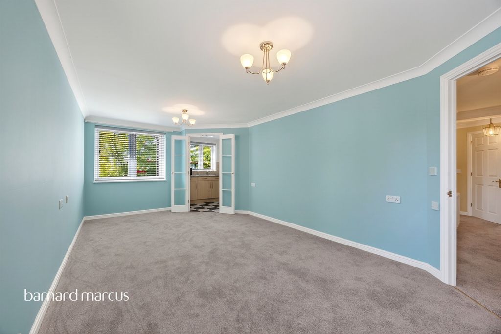 Property photo 3 of 12