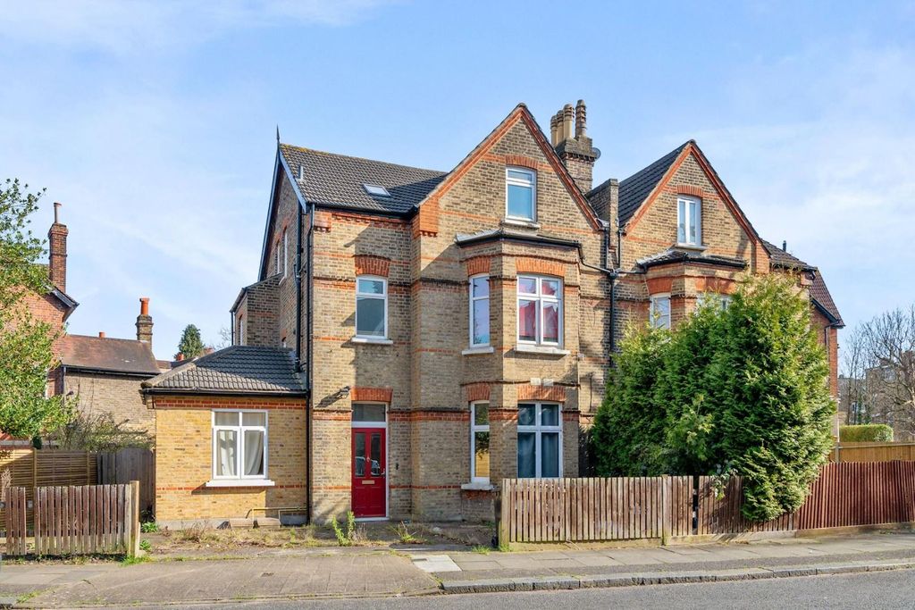 Property photo 1 of 12 01-B54682362 - Propworld - Ns - Top Floor Flat, 8