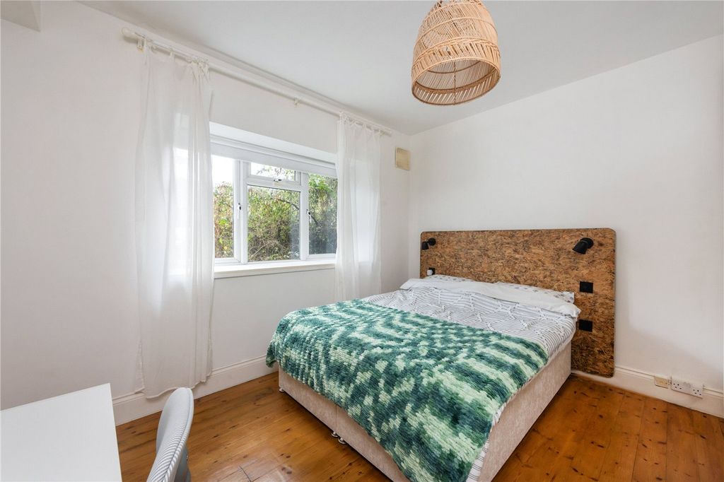 Property photo 2 of 12 Picture No. 25