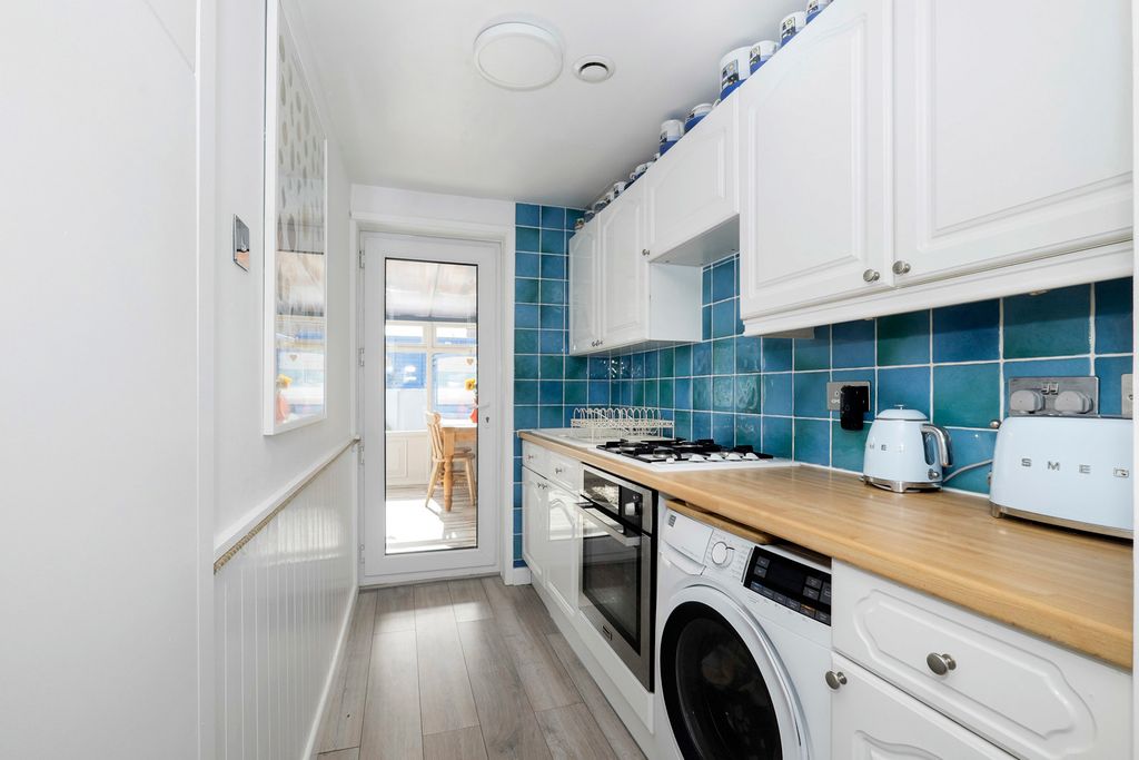 Property photo 3 of 20 Pbox-Img.Jpg