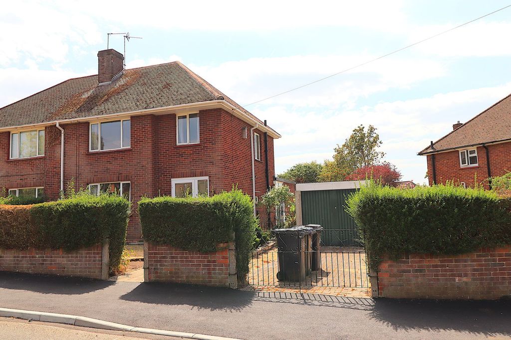Property photo 1 of 16