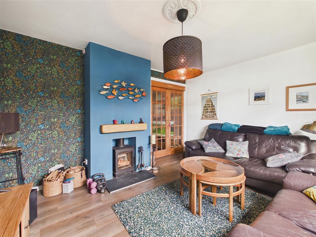 Property photo 2 of 13 Cam05476G0-Pr0125-Still012.Jpg