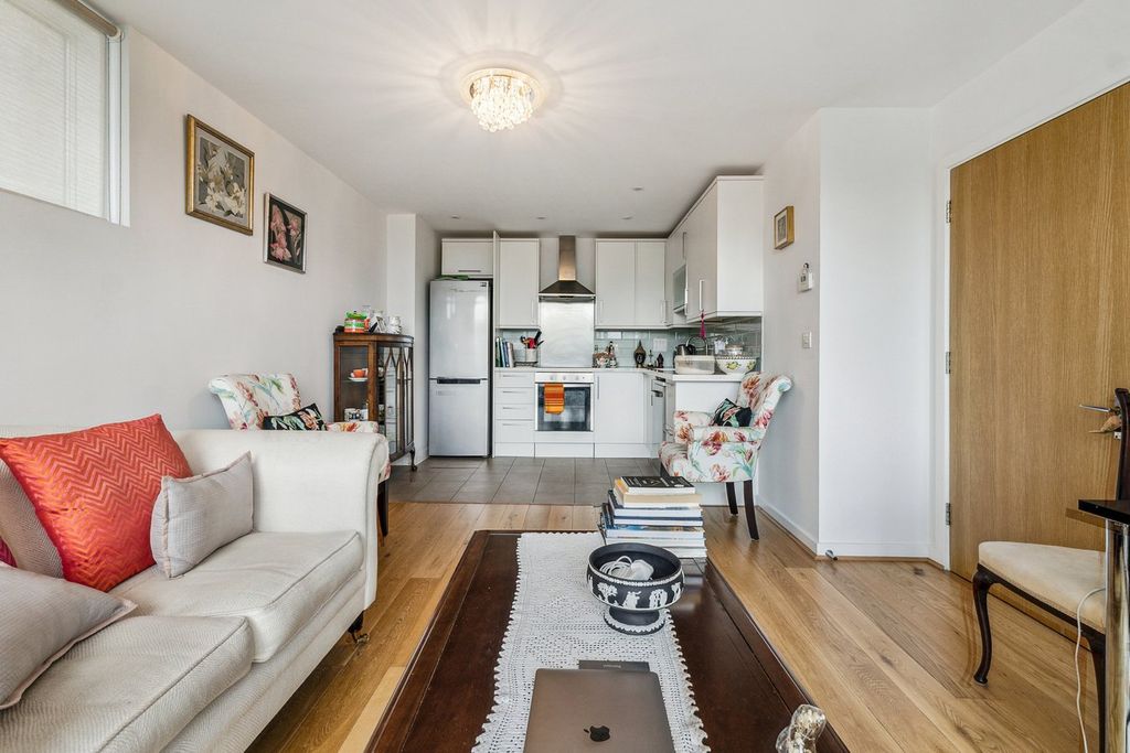 Property photo 1 of 8