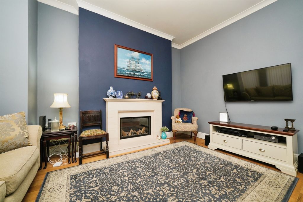 Property photo 3 of 17