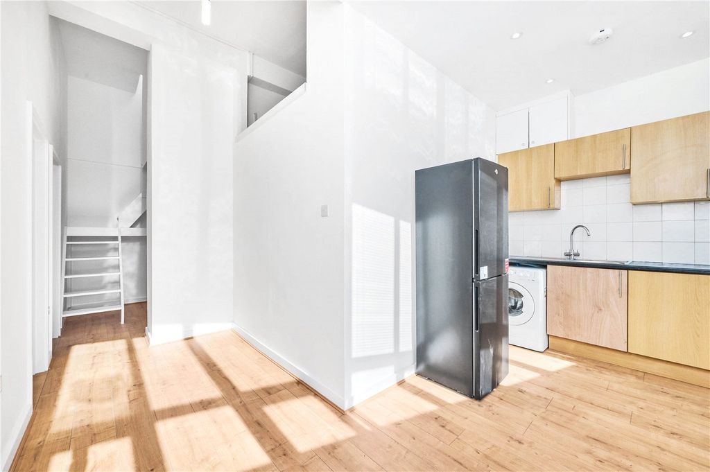 Property photo 1 of 9 Picture No. 13