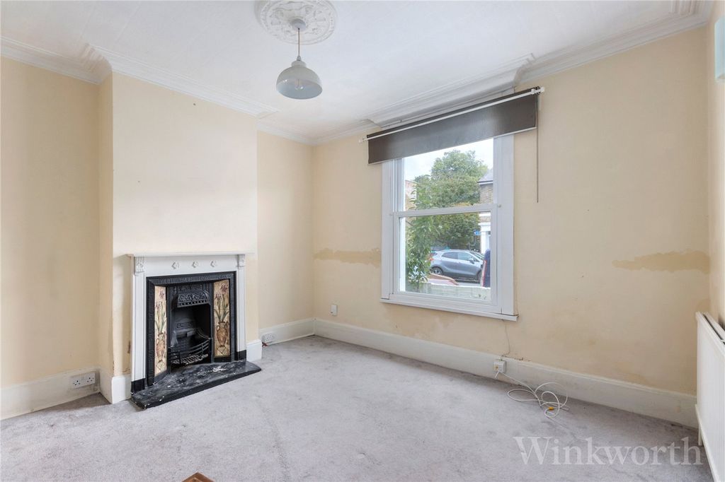 Property photo 2 of 8 Picture No. 01