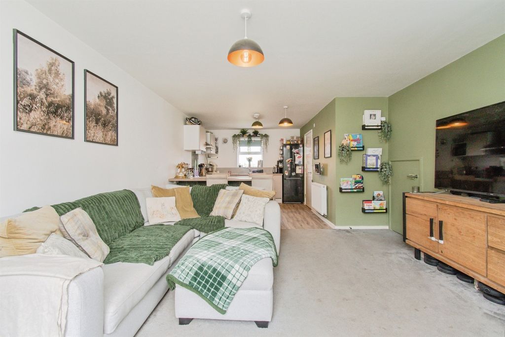 Property photo 2 of 14