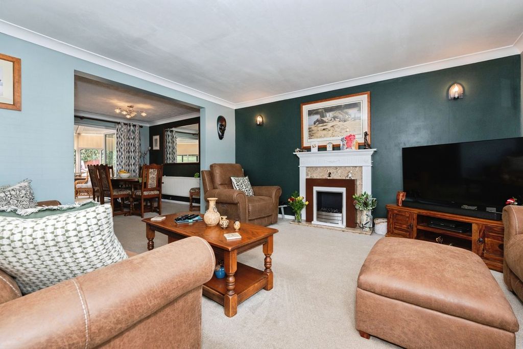 Property photo 2 of 25