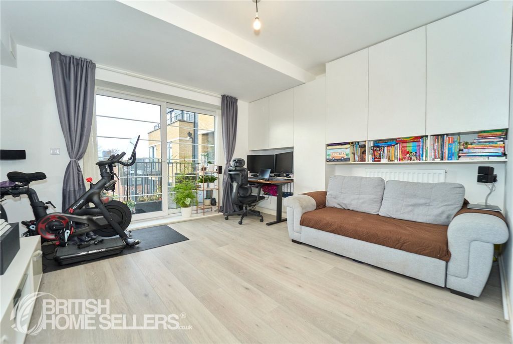 Property photo 3 of 19 Picture No. 11