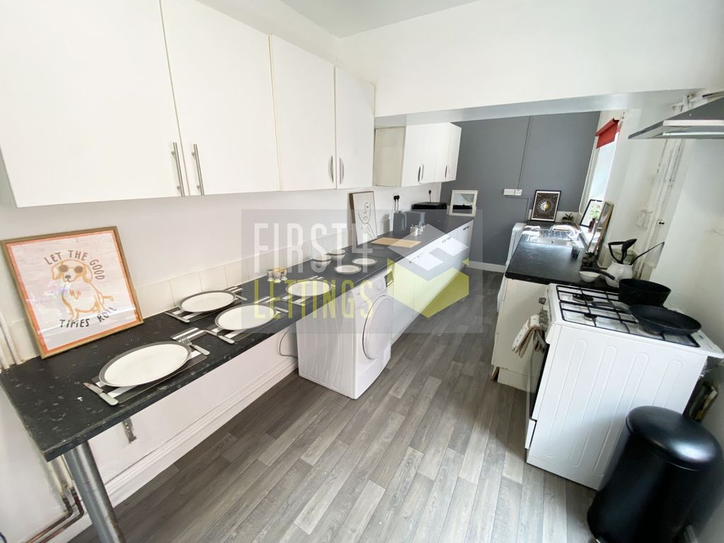Property photo 3 of 16 Photo 9