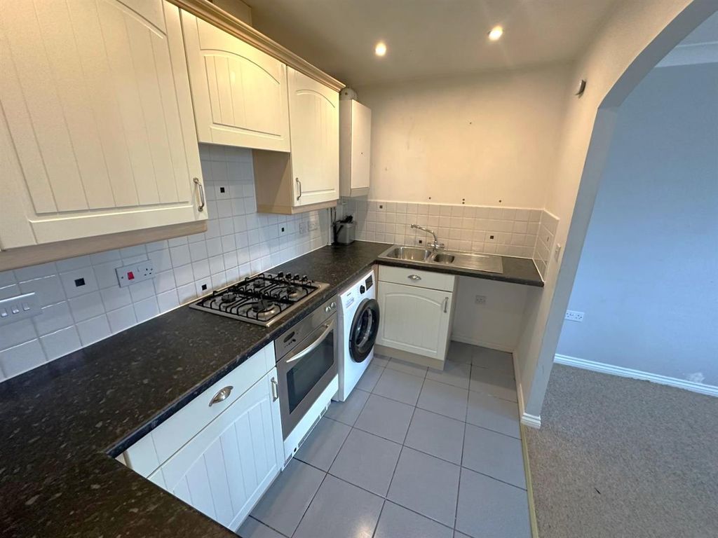 Property photo 2 of 9 Kitchen 2.Jpg