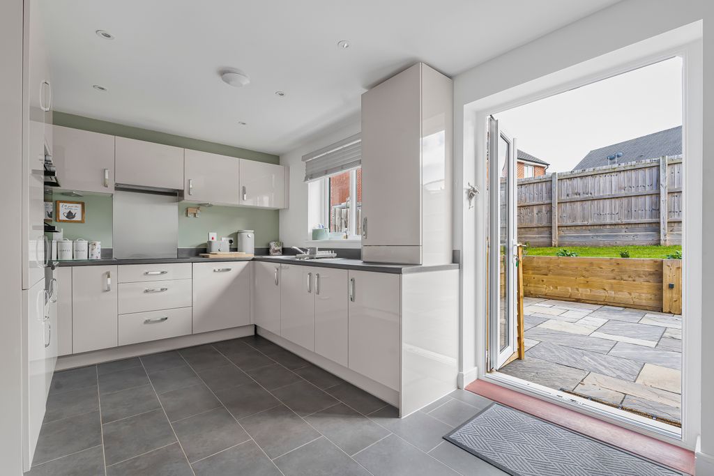 Property photo 3 of 17 11_62883