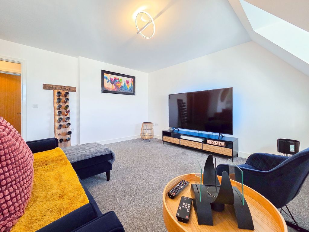 Property photo 3 of 16