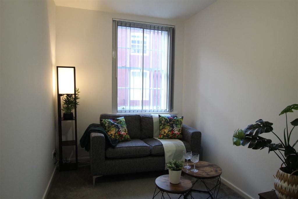 Property photo 3 of 5 Living Area