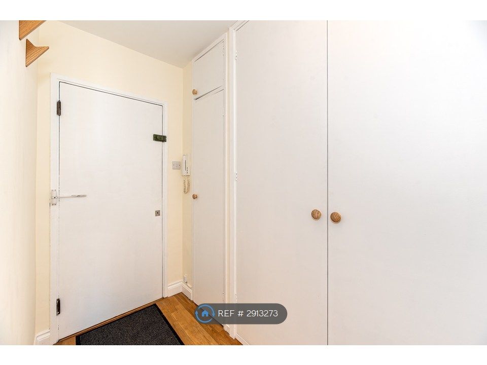 Property photo 2 of 19 Hall