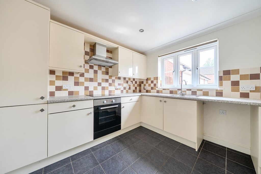 Property photo 2 of 15 Kitchen