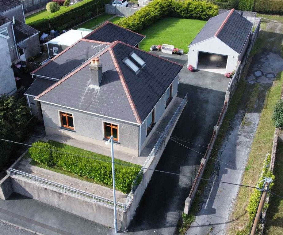 Property photo 2 of 17 Picture No. 16