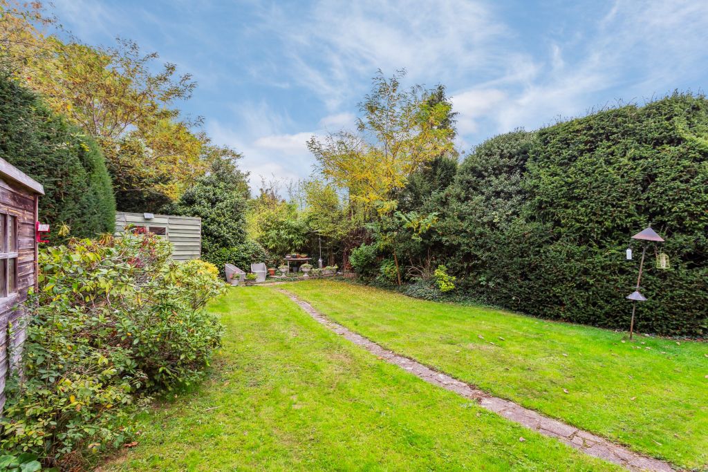 Property photo 2 of 20