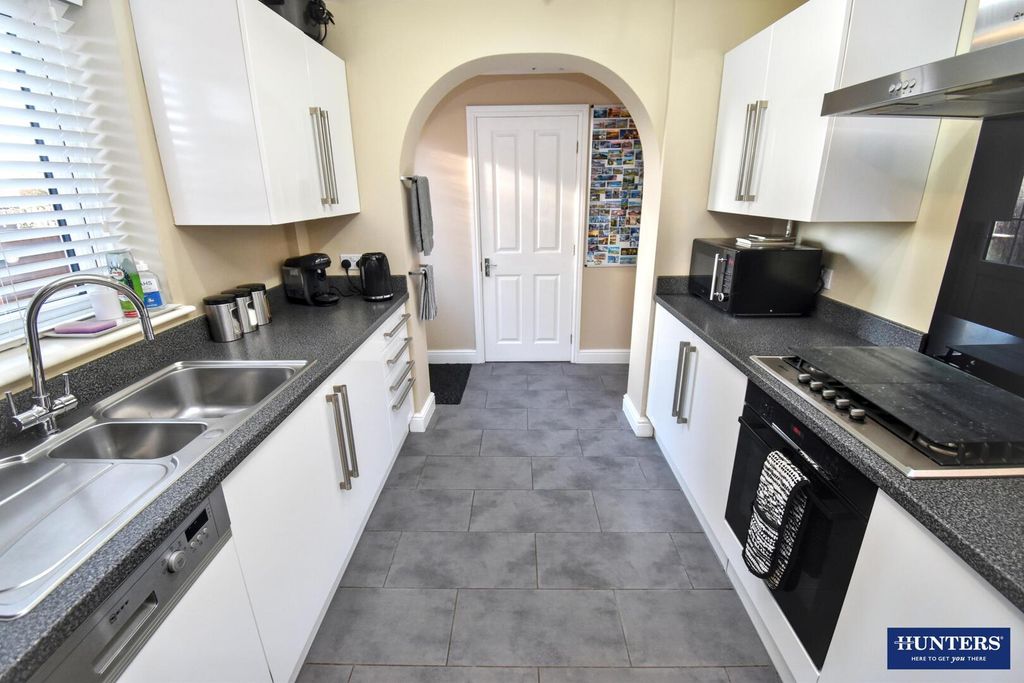 Property photo 3 of 21 Kitchen